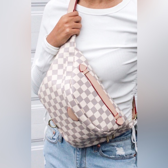 LAST ONES!! Designer Inspired Fanny bag - Picture 3 of 8